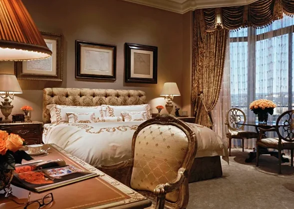 Minimalism Is Out? The Rise of Warm Maximalist Interiors!